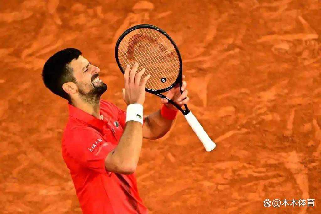 爱游戏体育平台-关于德约科维奇迎来二十赛季高光表现，瑞士队球迷沸腾！的信息-爱游戏体育平台