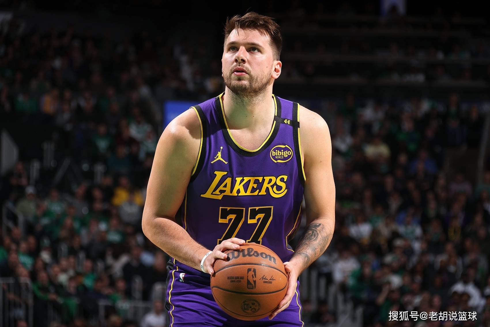 爱游戏电子-Doinb在湖人比赛中爆冷，爆冷引发热议！-爱游戏电子